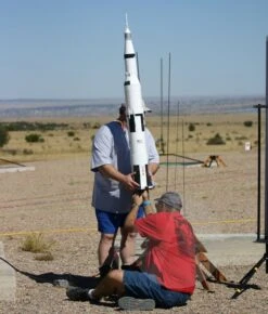 Saturn V - 1/70th Scale -Quest Shop ddf8c0009f37e118201f742d4e95a97c.image .597x700