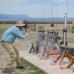 Star Lift Mega Lander -Quest Shop e835eb2f77efaca0a365a91f7fcc62a8.image .700x700